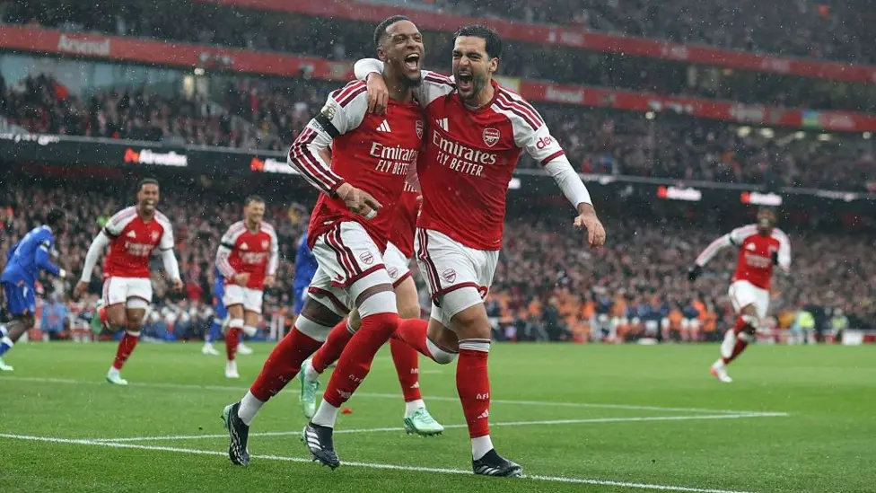 Arsenal Dominate Everton in Impressive 2-0 Premier League Win Arsenal Dominate Everton in Impressive 2-0 Premier League Win